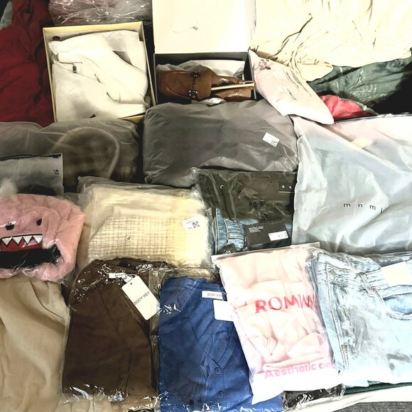 brand new everything, dresses coats pants shirts shoes coats all have tags - Picture 2 of 4